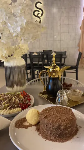 اسم الكوفي خطوة بخطوة  ألذ اصناف الحلا عندهم وقهوتهم بالمخ ✨ @Step by step  #fypシ゚viral #trend #كافيهات_جده #viralvideo #cafe #جدة #luxury #قهوه #اكسبلور 