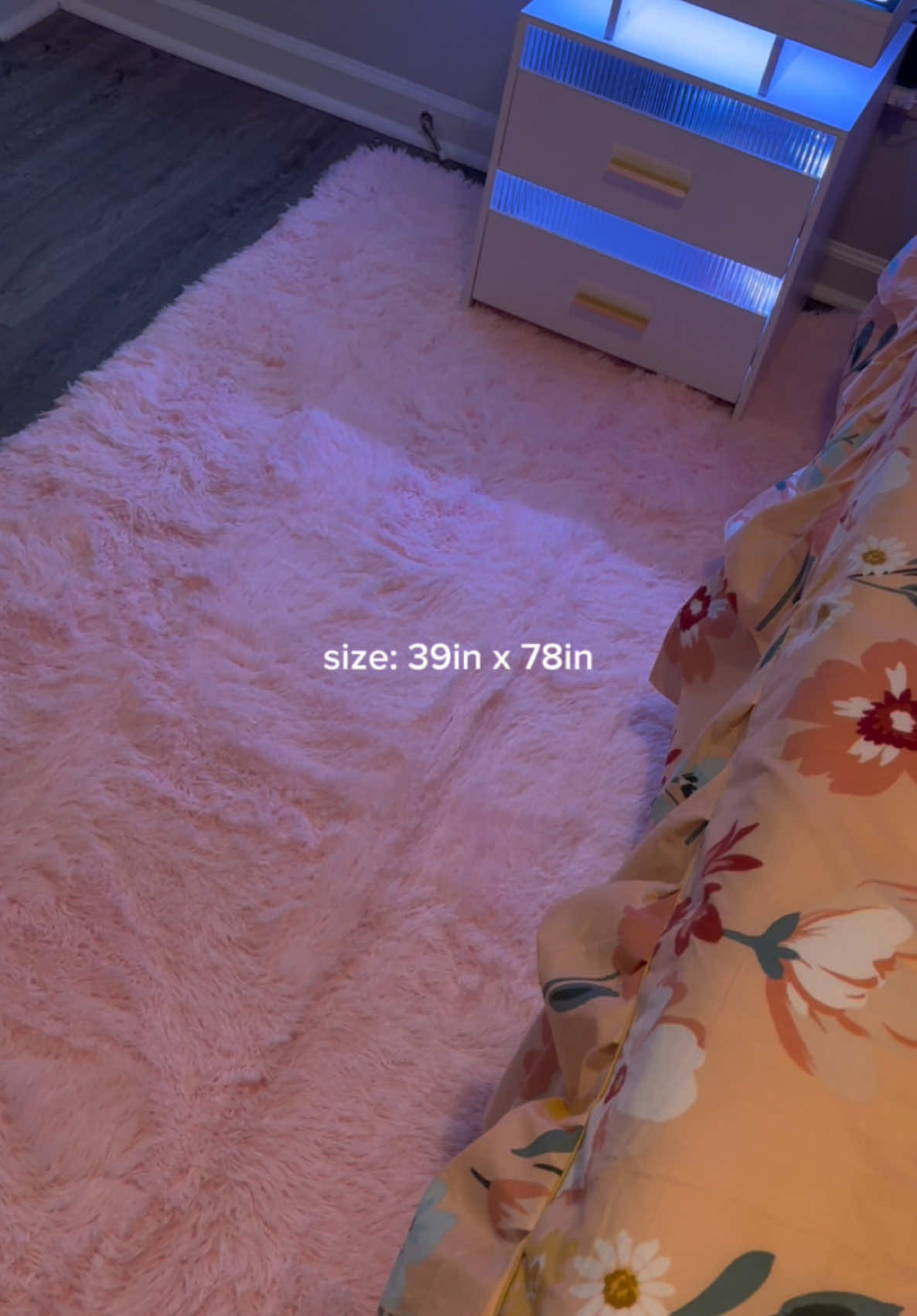 pink bedside rug🩰👚🎀 #fypシ゚viral #pink #bedside #rug #gift #giftguide #giftforher #giftideas #tiktokshopcybermonday #ttsdelight #tiktokshopblackfriday 