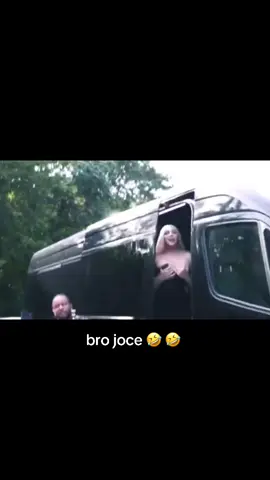 them fighting over her is just funny to me #fyp #funny #joce #nttv #nowthatstv #xyzbca 