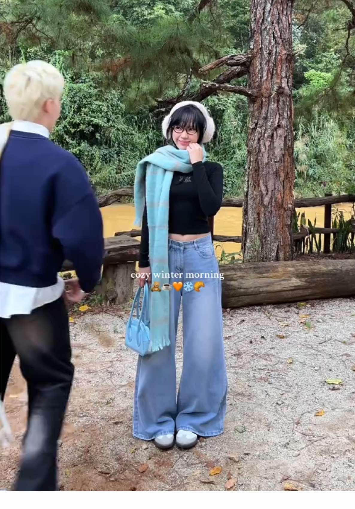 winter season 🧸🌨️🧡 #calemclub #wintervibes #OOTD 