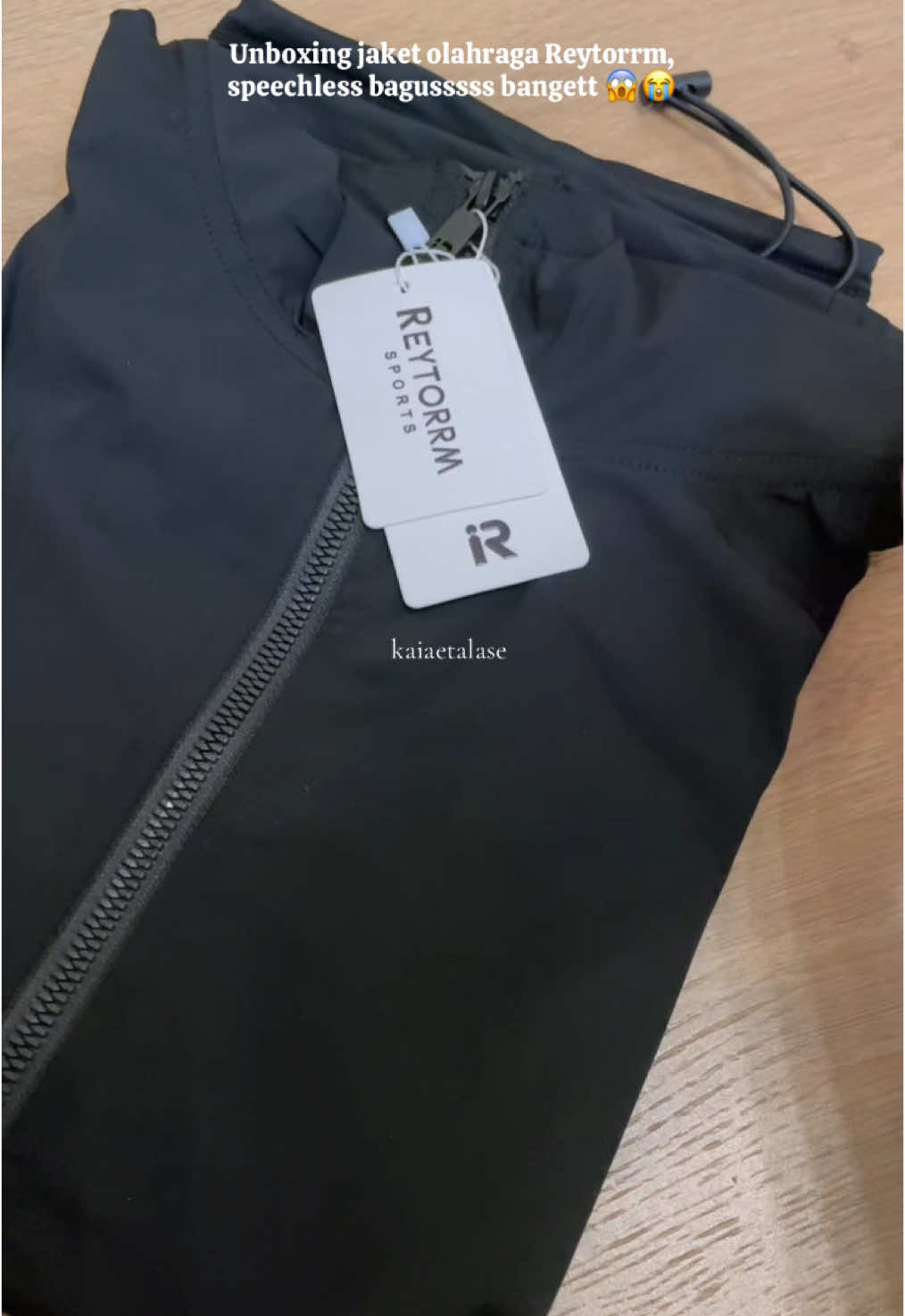 Reytorrm Jaket Olahraga Wanita Lengan Panjang Untuk Outdoor Sun Protection Yoga Mantel Olahraga Wanita UPF50+ Pakaian. (WT006) under Rp219.000#jaketolahraga #reytorrm #fyp#racuntiktok #yoga #sport 