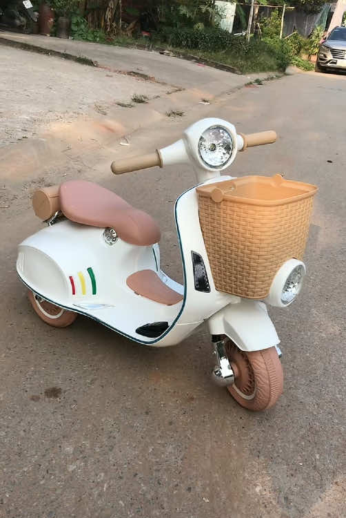 Xe máy điện Vespa cho bé 1-5t , tải trọng 50kg , sử dụng chân ga và có nhạc đèn #xemay #xechobe #xuhuongtiktok #xuhuong 