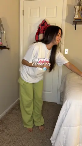 This is a gardening sesh, not a fashion show ok #gardening #gardenersoftiktok #gardeningtiktok #nightvibes #sesh 