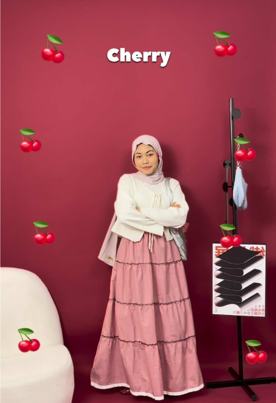 outfit fruit check🍒🍍🥝  kata gw mah kalian buruan wajib punya baju-baju gemes ini ya, langsung cek keranjang kuninganya guys🥰🤗🛒  #hloutfit #brandlokal #brandlokalindonesia #outfitideas #coquette #ootdfashion #fruitoutfit 