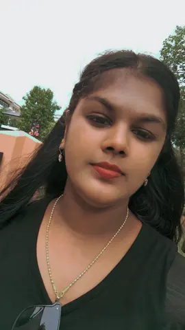 Kalyanam Entha Ouru Kuru 🤷‍♀️#Tamilgirl  #myanmartamil🇮🇳🇲🇲🇮🇳  #singaporetiktokers🇸🇬  #foryoupageofficiall  #tamilsongs  #tamilsonglyrics  #treanding_video  #foru  #foryoupage❤️❤️ 