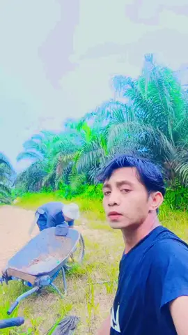 kerja kerja kerja🫡 #fyp #malaysia #bolonealengka 