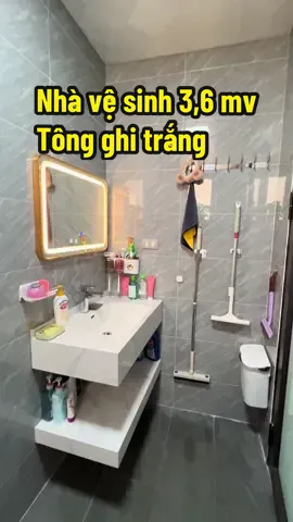 Nhà vệ sinh rộng 1m2 dài 3m bố trí thế nào cho hợp . Nvs e chỉ có tông ghi và trắng bị mê tông màu ghi quá #xuhuong #xuhuongtiktok #yeunhadep #thietkenhadep #nhavesinh #thietbivesinh #giadinh 
