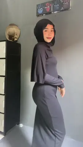 secinta itu sama dress ini,muat sampe bb 80 han bikin badan ramping bgt😭#hanafashion #longdress #dress 