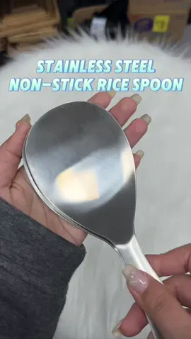 This stainless steel rice spoon is so easy to use,it won’t stick to a single grain of rice when holding rice👍#spoon #ricespoon #stainlesssteel #nonstick #quality #dinner #tiktok #fyp 