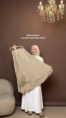 Lebaran pake flowy skirt cakep jugaa kalii yaaaaa #ootdfashion #roksatin 