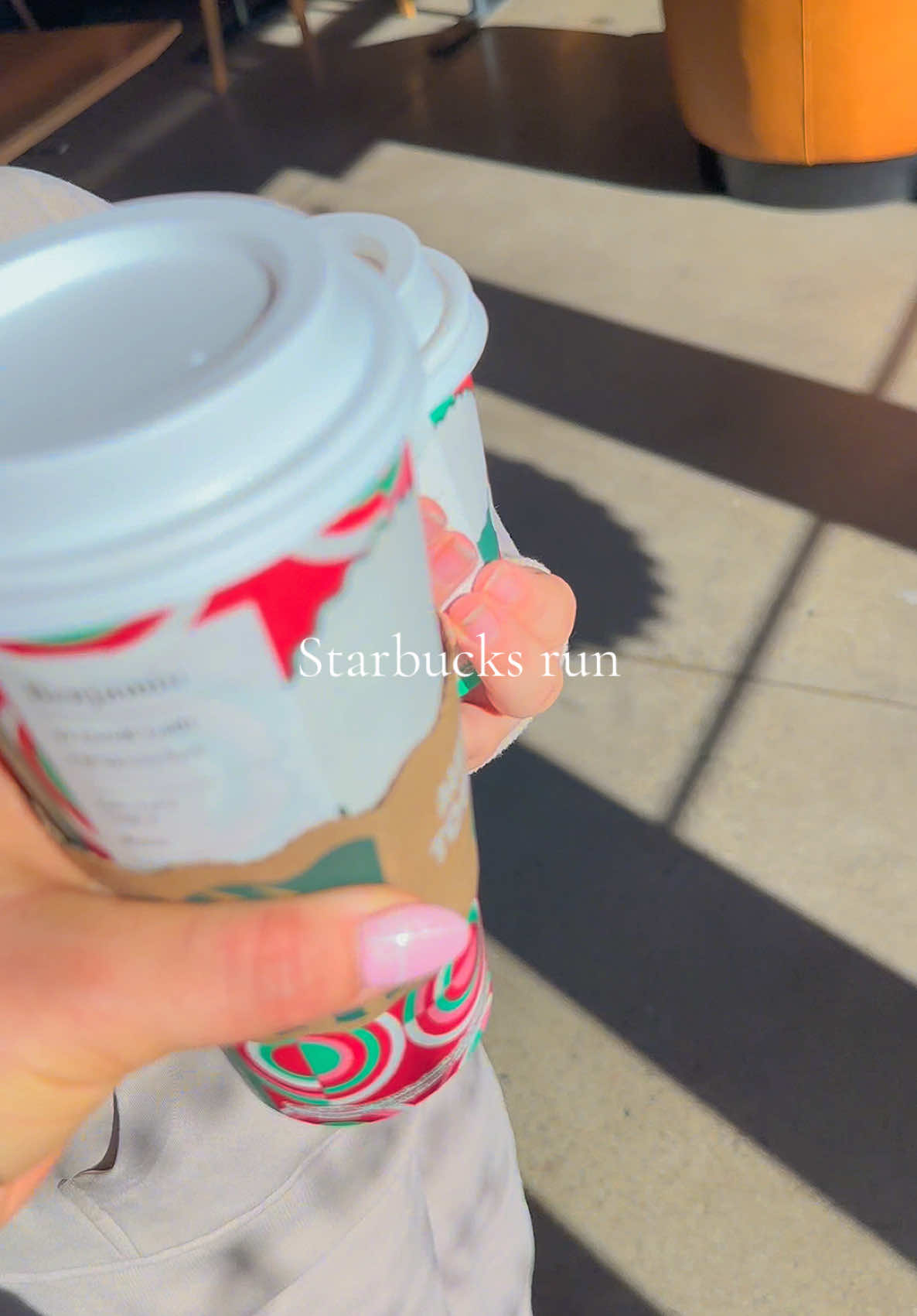 cheers❤️☕️🎅🏼✨ #fyp #foryoupage #starbucks @Starbucks #coffee #cheers #coffeetiktok #holiday #christmas #xmas #Vlog 