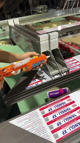 Có cần thiết không ae nhỉ ? #cửanhomkinh #CtycửaAnPhú #nhômalumor 