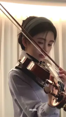 Lâu lắm rồi mới lại thấy Tiểu Cúc chơi đàn violin! Giai điệu hay thật, rất chữa lành, xoa dịu mình thật #cuctinhy #cúctịnhy #jujingyi #kikuchanj #shinbika #nhachay #nhactrungquoc #phimtrung #鞠婧祎 #jujingyi鞠婧祎