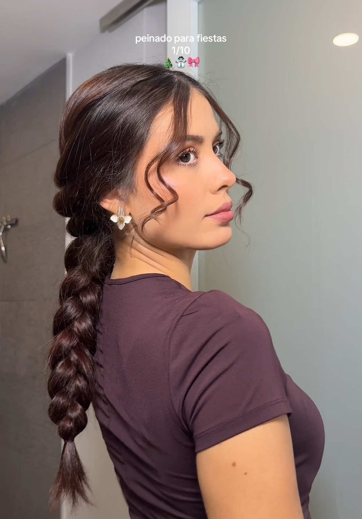 Lista para navidad 🎄✨ #hairstyle #holidayhair #hairtutorial #hairstyleideas #holidayhairstyle 