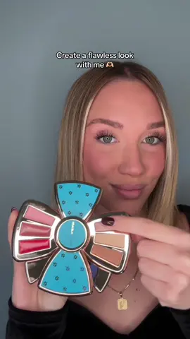 One palette, endless looks.  Ready to shine? ✨ #najolearibeauty #makeup #makeuptutorial #makeuptips #makeuplook #MakeupRoutine #BeautyTok #beautyroutine #beauty #lookoftheday #perte #BeautyTok #TikTokBeauty #beautytips #beautyhacks #beautyitalia #beautyroutine #inspobeautytok
