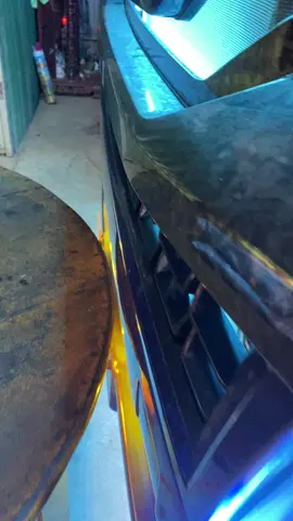 Ủa rồi cái bàn có ở đó trước hay cái xe có trước 🤣🤣