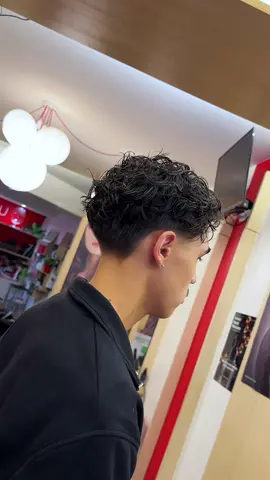 | Permanente wavy & Low taper fade | Coiffeur Asiatique Homme #asian #asianhair #asianhairstyle #asianbarber #asianhairstylist #paris #thickhair #asianbarber  #asianhaircut #middlepart #coiffeurasiatiqueparis #coiffeur #asiatique  #downperm #koreanperm #taperfade #middlepart #koreanhairstyle  #permanentehomme #permanente #perm #chinese  #koreanperm #asianperm #wavyhair #degradeasiatique