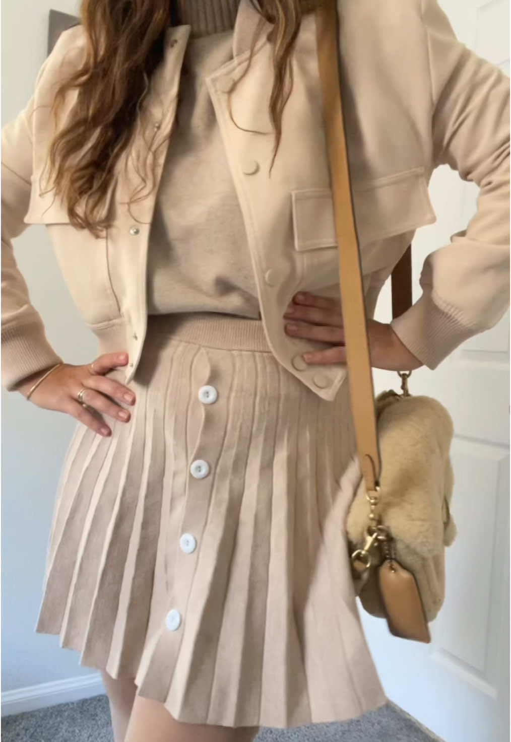 GRWM  #howtostyle #howtostyleoutfits  #lookbook #ootw #OOTD #fashionlover #TikTokFashion #fashiontiktok #getreadywithme #obucisesamnom #falllookbook #falllook #beige #monochromeoutfit 