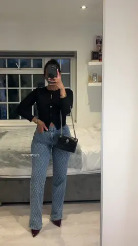 The viral stretchy jeans but sparkly 💓✨ #jeans #OOTD 