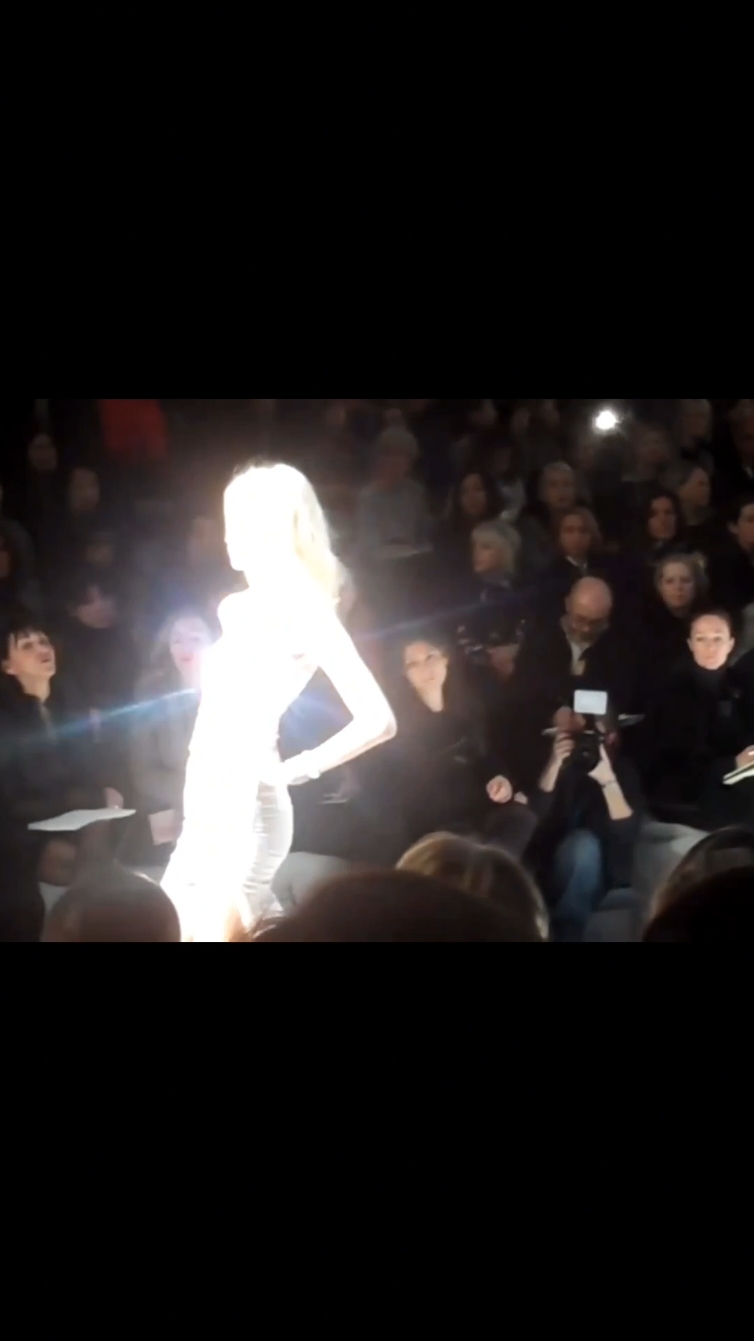 the vibe i bring to the function ʚ♡ɞ #fyp #Runway #model #aura #runwaywalk #relatable #viral #natashapoly #fashion #style 