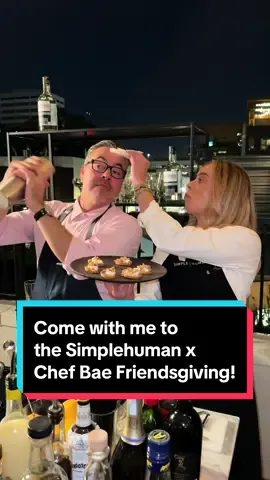 Giving thanks to the bartender who put up with me during my @simplehuman x #ChefBae Friendsgiving. #simplehumansocial #blackfriday #holidayhosting #friendsgiving 