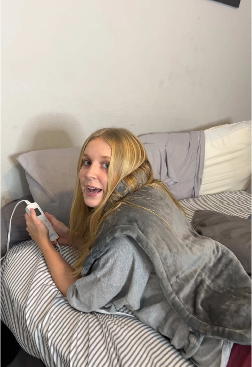 Theyre selling out so fast though😭😭 #christmasgiftideas #heatingpad #renpho #massage 