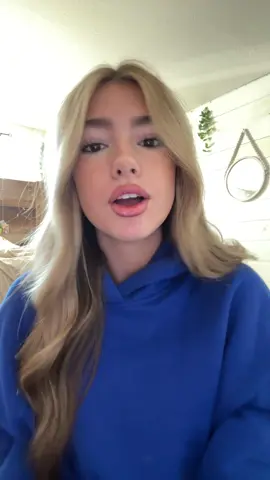 Same sound different video #fyp #pinkpalmpuff #lipsync #sounds #audios #foryoupage #blowthisup #pinkpailmpuff #hairstyle #hoodie #makeup #audios #audiogirl #audiostouse #soundstouse 