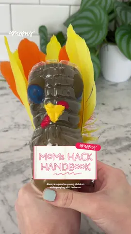 Get ready to hear those little laughs 😂 This 5 minute turkey craft is such a fun activity to do with the family this week!  #crafts #activitiesforkids #momhacks #parenting #thanksgiving 