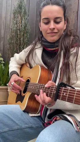 Drop a “😌” if this made you relax.  Credit: @Steph Strings  #acousticguitar #relax #yoga #yogaflow #music 