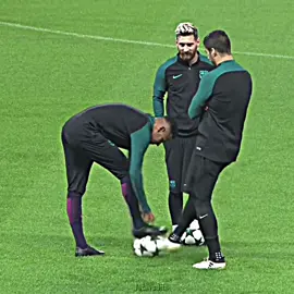 Esse trio 🤩 #triomsn #neymar #messi #suarez #barcelona #fyp 