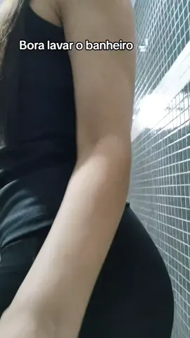 Lavando o banheiro c esfregão elétrico sem fio#lavandobanheiro  #musica #fypagee #😂 