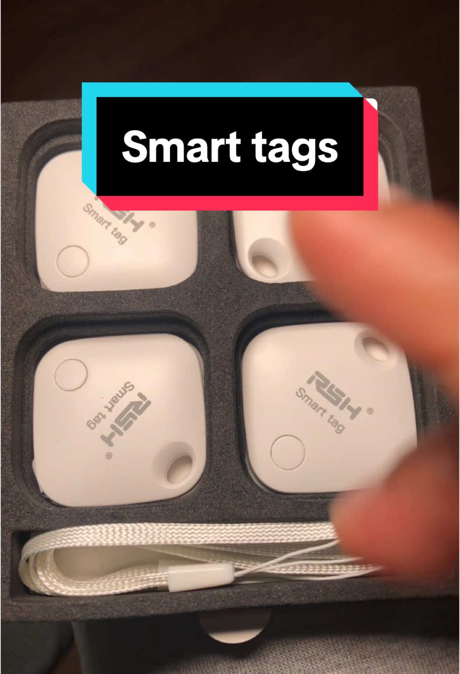 This smart tag is so useful #smarttag #airtags #iphone #tiktokmademebuyit #blackfridaysale 