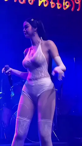 สาวชุดขาว..เขาว่า สวยเซกซี่ที่สุด💜  #สาวสวยน่ารัก  #ฟ้าใสช้างใหญ่แบนด์ #วงelephantbig #ฝากกดติดตามกดไลค์กดแชร์ด้วยนะคะ   #annymusic