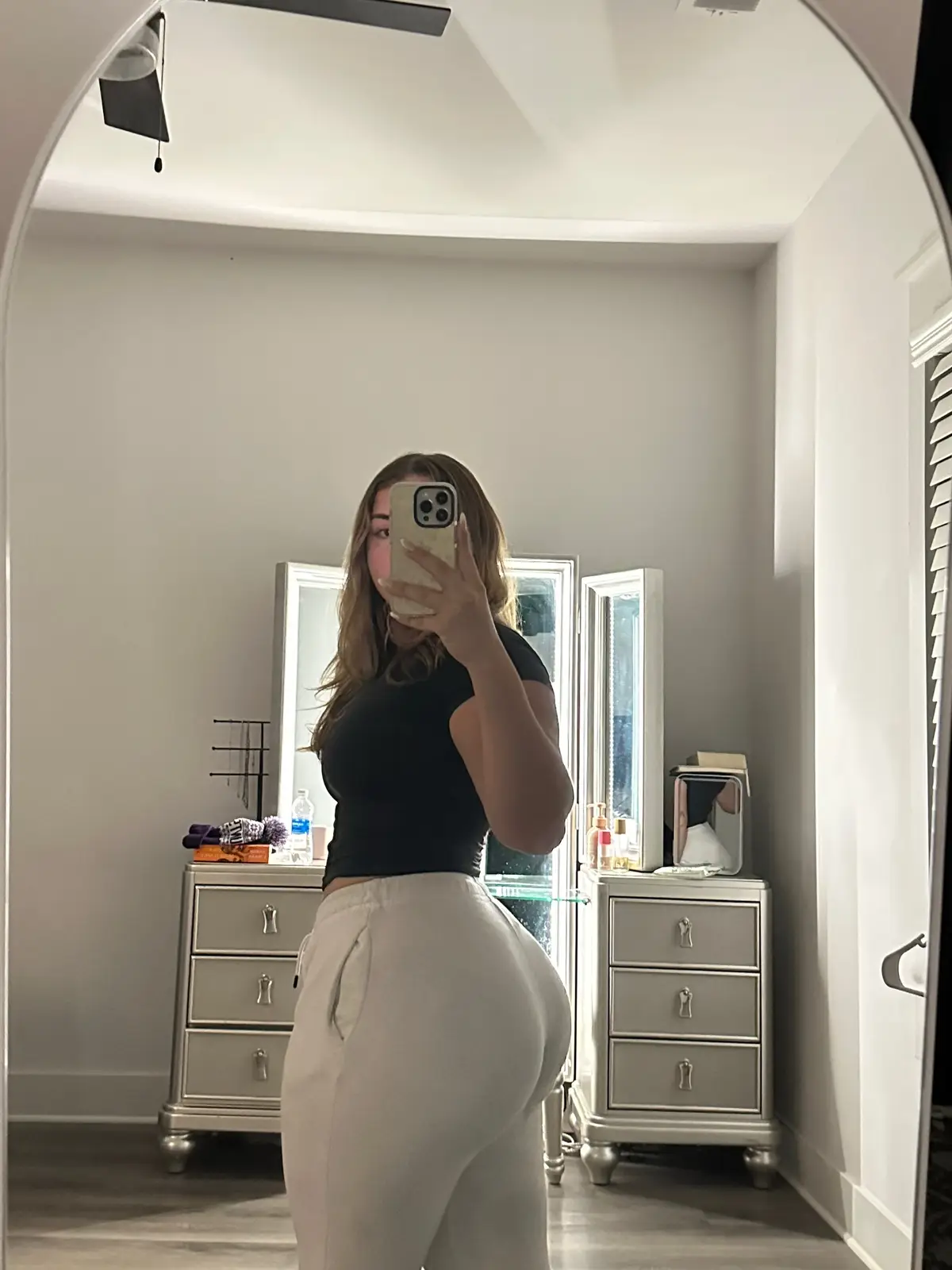 5’0” girl 🤝 5’0” mirror
