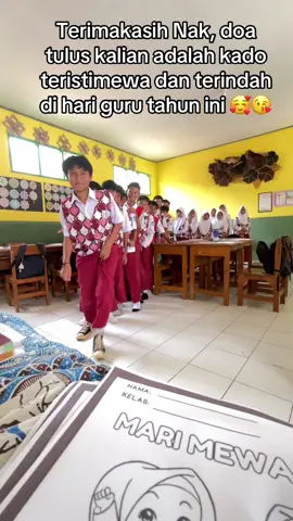 Makasih anak2 hebat 🥰 #hutpgri #harigurunasional #gurusd #gurumuda #gurumurid 