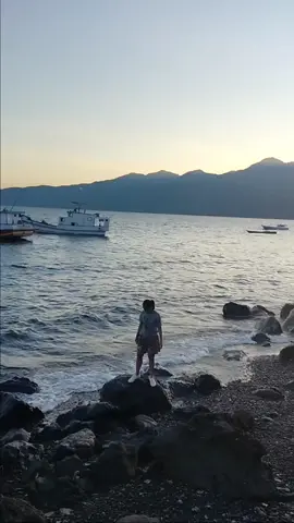 Trimkasih Rumah yg selalu menjadi tempat kembali ku Rumah yg selalu menerima diri ku dengan senyuman Tulus nya.. Rumah yg penuh dengan cinta😍 Trimkasih semua akan kembali pulih Waibalun november