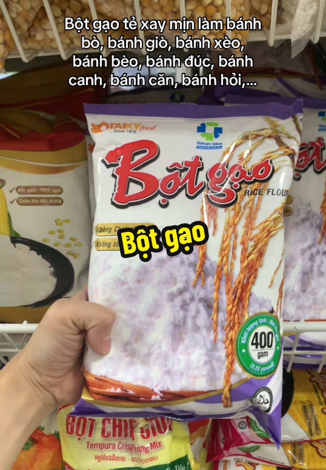 Bột gạo được làm từ hạt gạo qua các công đoạn như ngâm, xay, khuấy, lắng, chia bột, phơi khô. Công dụng: Là thành phần chính trong các loại Bánh Việt như bánh bò, bánh giò, bánh cuốn, bánh xèo, bánh bèo, bánh đúc, bánh khoái, bánh canh, bánh căn, bánh hỏi, bánh đập…#botgao #botlambanh #botgaotaiky #botgaote 