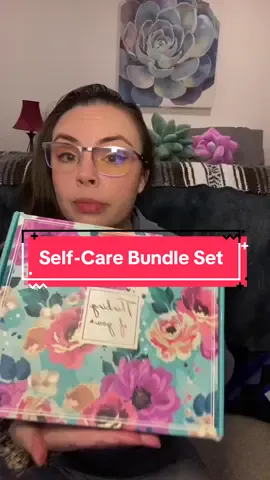 Who wouldn’t need a self care bundle set? #christmasgiftideas #giftsforher #giftsformoms #giftsforgirlfriend #giftsforgrandma #bestiegifts 