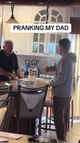 PRANKING MY DAD🤣 #fyp #thanksgiving 