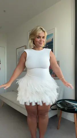 The texture  #size14 #curvytiktok #midsizefashion #fyp #aje 
