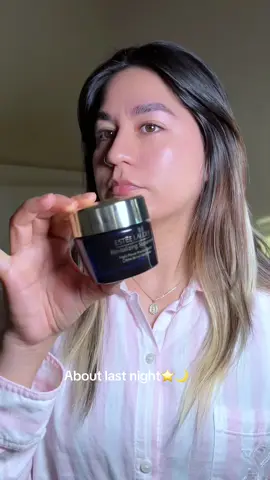 Estée Lauder Revitalizing Supreme+ Night Crema Power Bounce..✨✨ 🌙Revela una piel hinchable, radiante y más suave después de 1 uso 🌙Reducción del 15 % de la línea visible después de solo 1 sueño 🌙La piel es más elástica en solo 4 horas 🌙Desarrollado por la tecnología CollaNight-8™ para una piel más firme y de aspecto más levantado 🌙Levanta, reafirma y ayuda a reducin visiblemente las líneas y arrugas Aplicar en toda la cara y el cuello, por la mañana y por la tarde.         🌙Ideal para la noche🌙 @The Estée Lauder Store @Estée Lauder @Community X SEEN  vitalizing Supreme- ##EsteeLauder##lastnight##GiftedbyEsteeLauder##RevitalizingSupreme##NighttimeSkincare@ultabeauty ##Communityxseen##ugc#pr