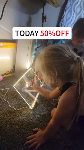 🌟 Spark their imagination! LED light drawing board is the ultimate screen-free gift for Christmas magic. 🎄🎨#giftideasforkids #christmasgifts #drawingtablet #kidsgifts #goodforyou