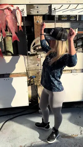 Successful day offshore with @Brittany Tareco @Hookd Charters 😜🔥🙌🎣 #fishing #foryou #boat #girlswhofish #fishingtrip #fishingtiktoks #offshore #redsnapper 