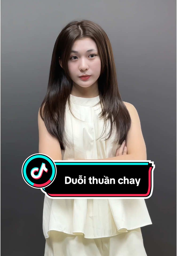 Giáng sinh này các nàng đã có tóc mới chụp ảnh chưa ? Bật mí kiểu tóc mịn bóng cho mấy nàng nè 💐🌸 #tuannguyenhairsalon #duỗitựnhiên #tocdep #xuhuong #duỗihơinước 