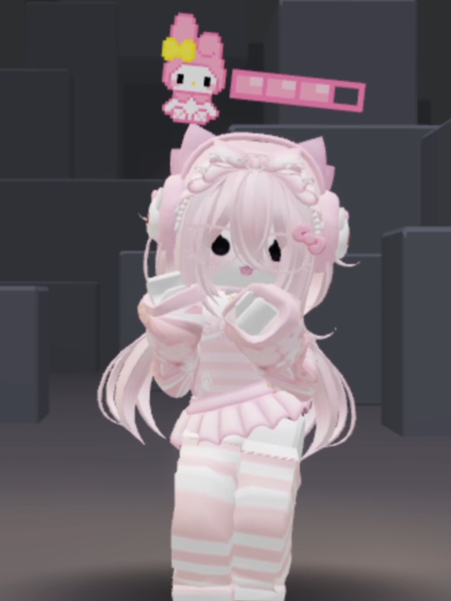 Ya lo probaron? ✨️ #roblox #fyp #newemote #dance #touch #parati #onlyforyou 