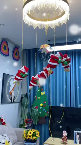 Dengan orang tua ini memanjat tali, suasana Krismas sangat tinggi🧑‍🎄 #santaclaus #hadiahnatal #mainananak 