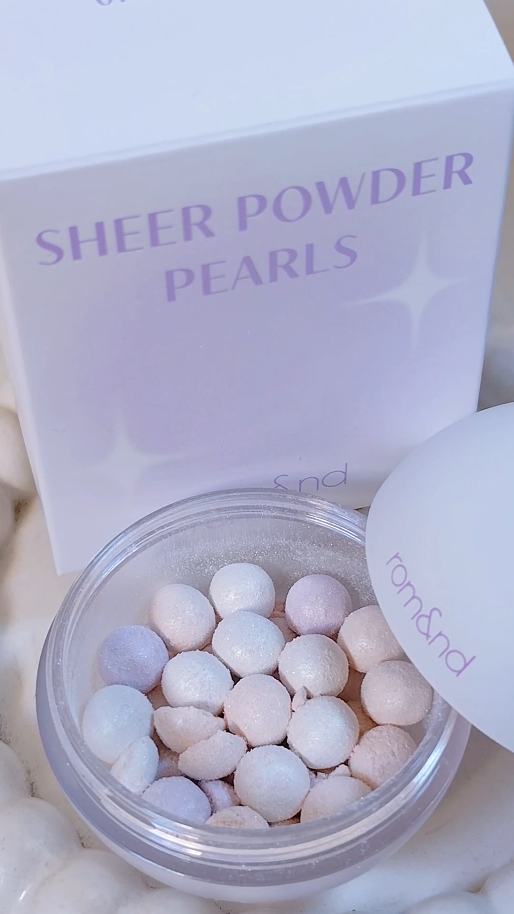 Romand Sheer Powder Pearls in 01 Gleamy Veil 🤍✨ #romand #sheerpowderpearls #highlighter #highlight #shimmer #kbeauty #koreanmakeup #makeup #kmakeup #romandsheerpowderpearls 