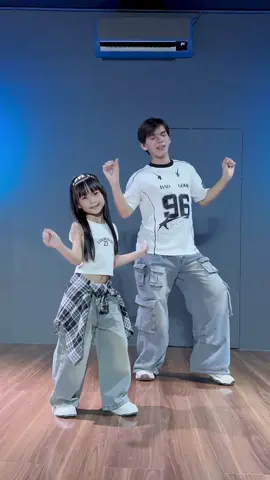 So cute 🩵 @Ken Vo #bobodancestudio 