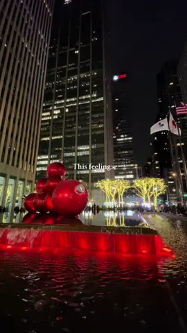 nothing better than the holidays in NYC🎅🏻🎁🚕✨🎄 #nycchristmas #christmasinnewyork #nyc 