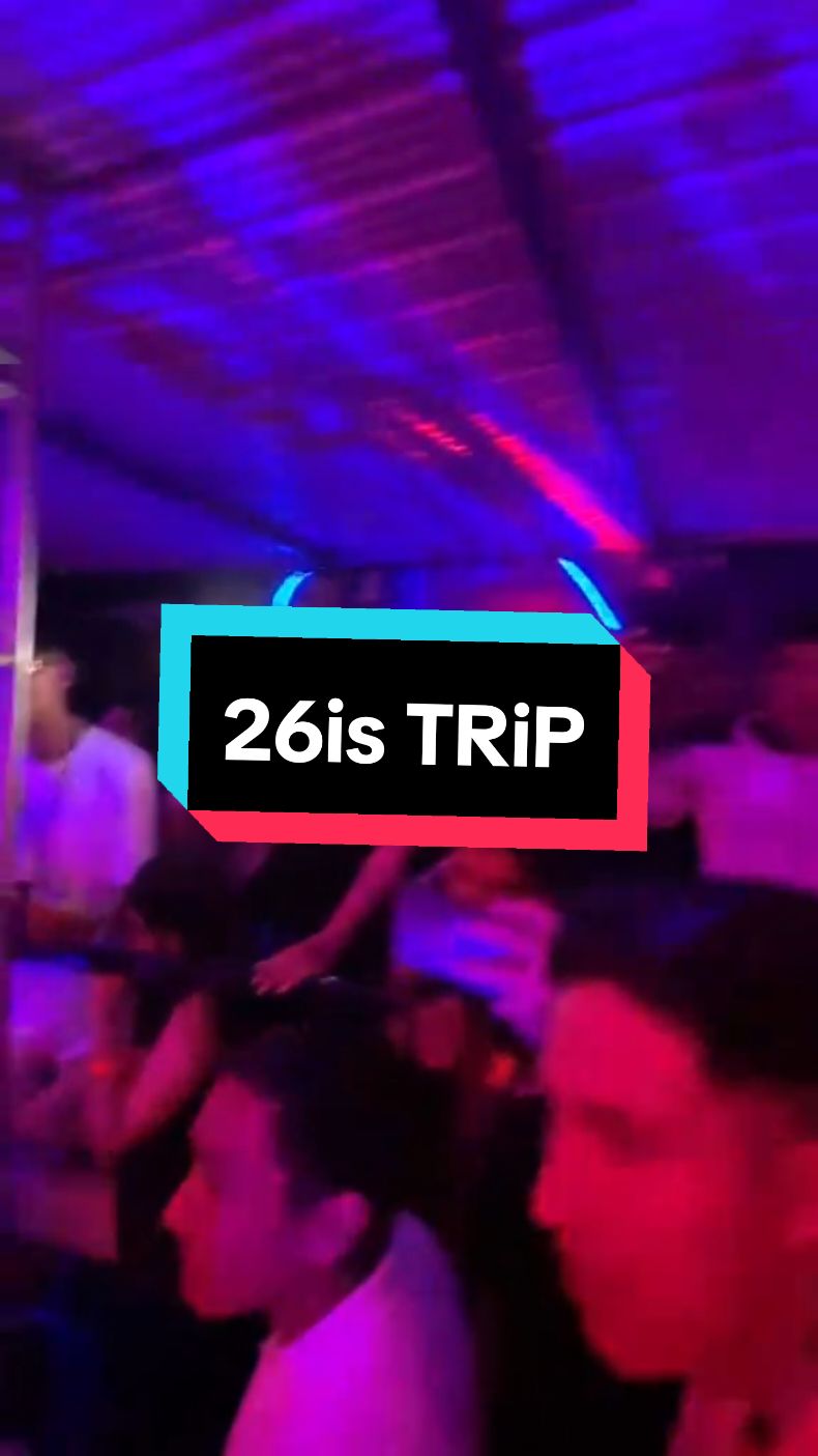 ELLA ES UN TRIP 💘🔥 @26is @FlowLaFama #CALLAOCENTRO #TRIP #blanquita #LIMA #lacea #flow #TRAP #FLOW 